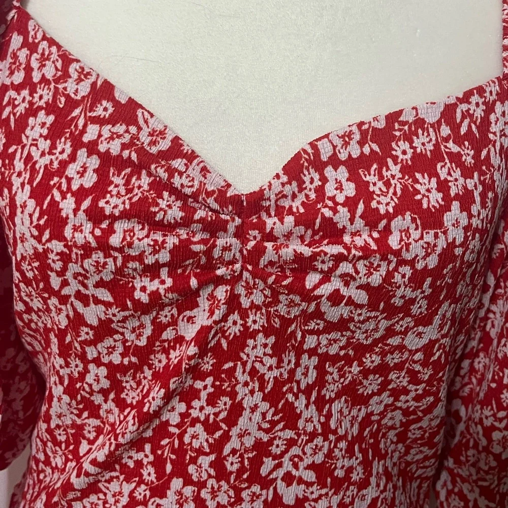Anthropologie Sweetheart Top Large Floral Red Motif NWT Large Puff Sleeve
